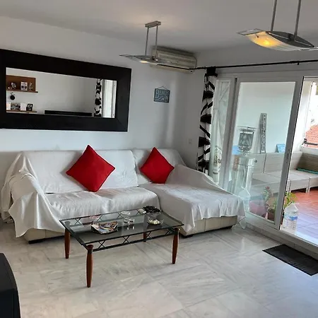 Bonito Atico En Complejo Residencial Con Piscina Torremolinos
